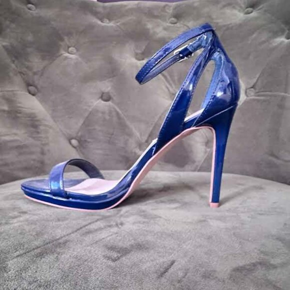 Steve Madden Patent Leather 'Rebeca' Heel - Picture 2 of 9